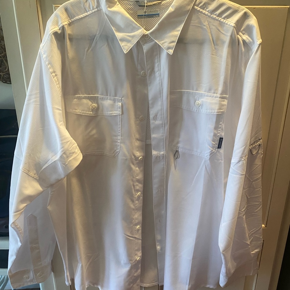 Mens Columbia sunshirt NWOT